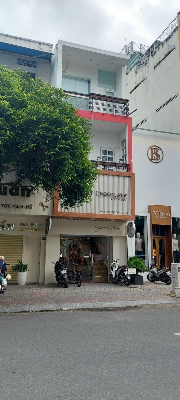 Bán nhà 131 Lê Thị Riêng phường Bến Thành Quận 1