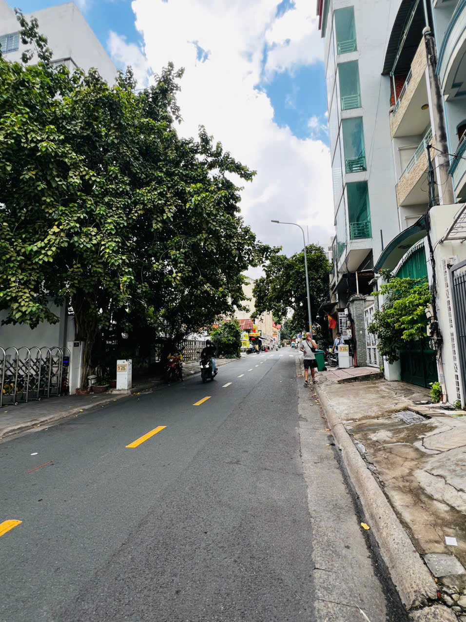 Bán tòa nhà 26 Mai Thị Lựu Quận 1