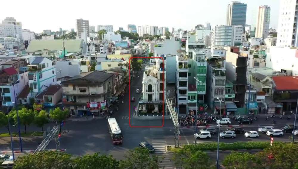 Bán tòa nhà góc 2 mặt tiền 454-456 Võ Văn Kiệt phường Cô Giang Quận 1